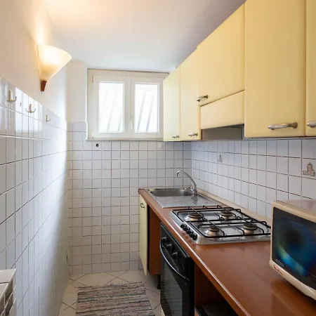 Locazione Turistica Casa Niro Apartmán *